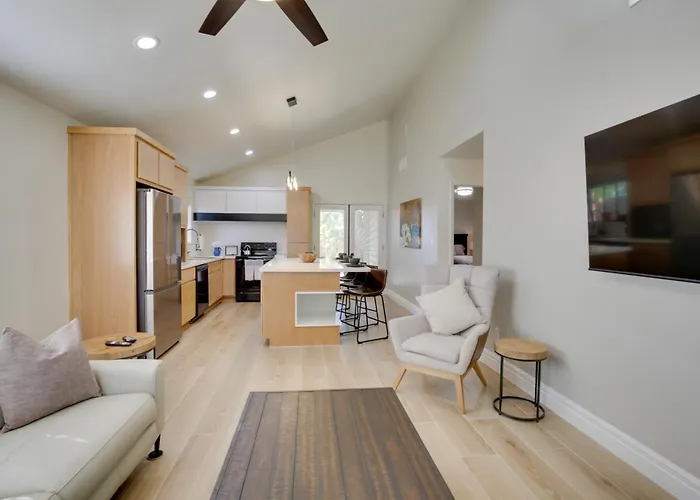 Renovated Yuma Home W/ Community Pool!